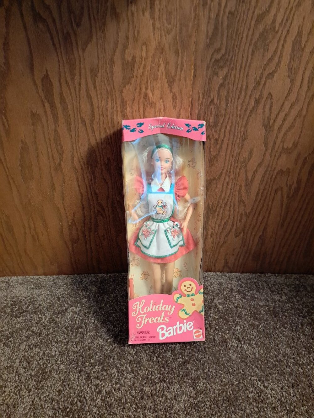 New in Box Vintage Holiday Treats Barbie Special Edition Doll 1997 Mattel 17236